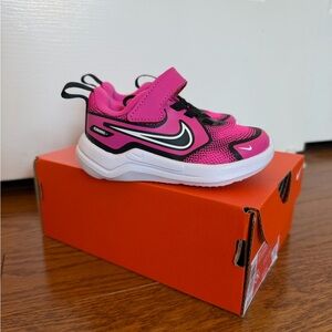 Nike Nike Cosmic Runner toddler 5c